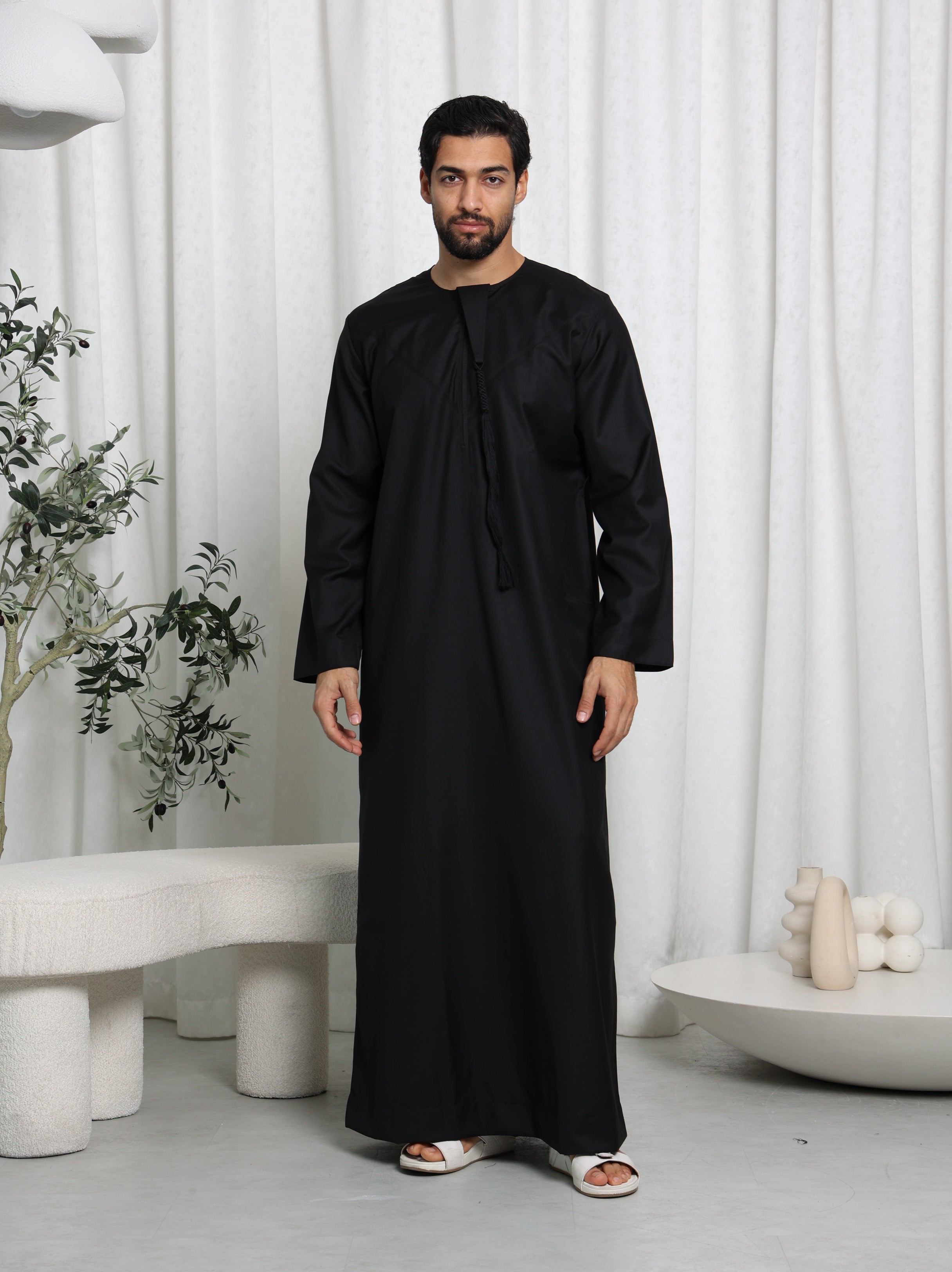 Premium Black Emirati Thobe