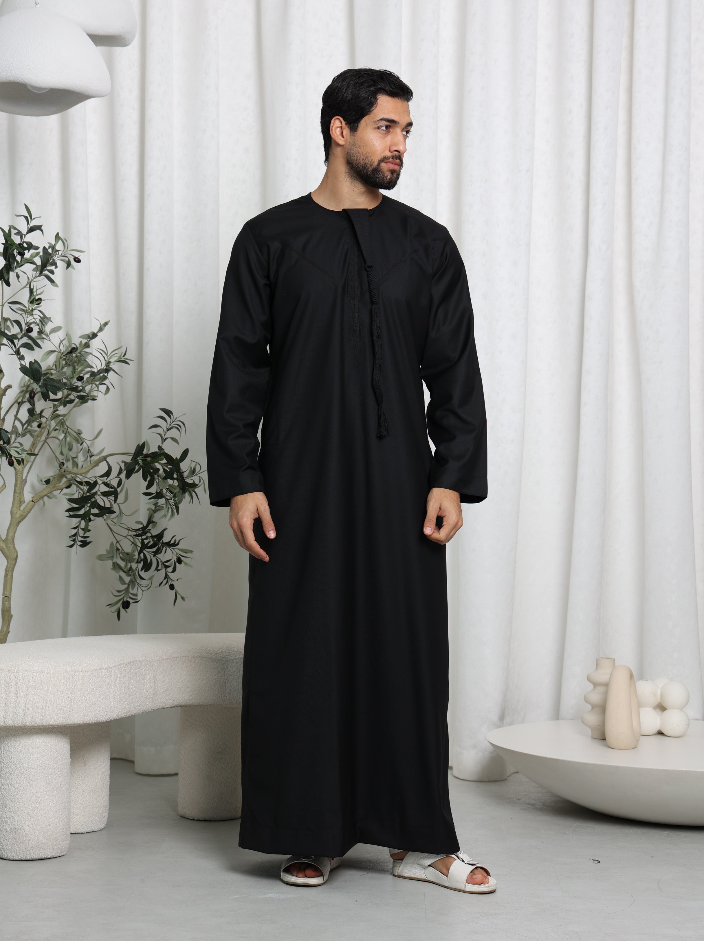 Premium Black Emirati Thobe
