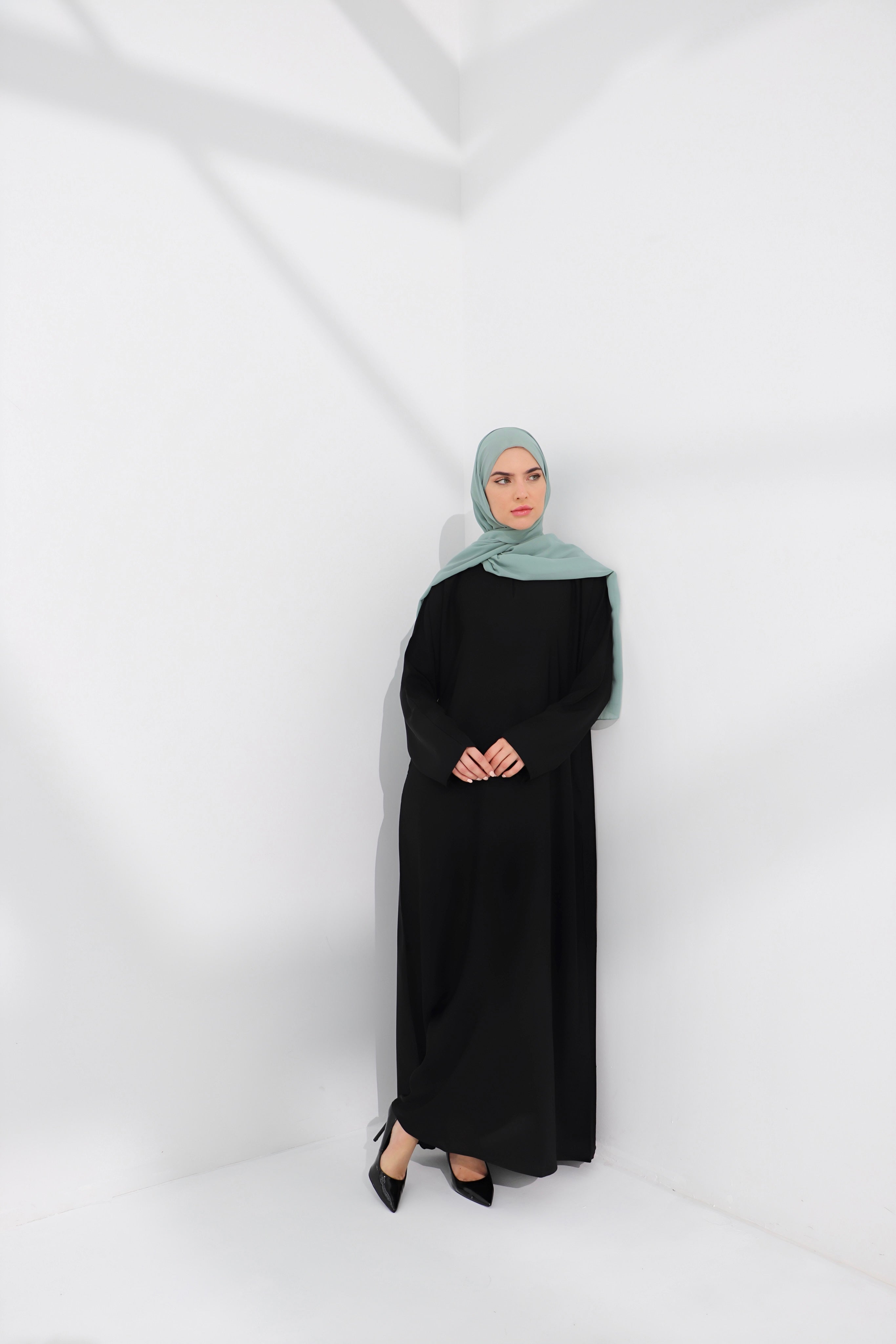 Black Nida Abaya