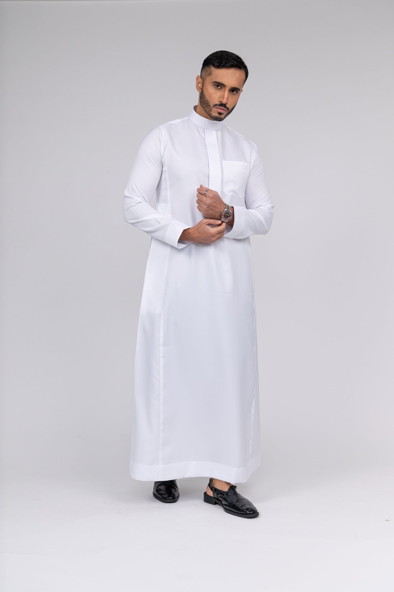White Al-Aseel Embroidered Thobe (Buttons Concealed)