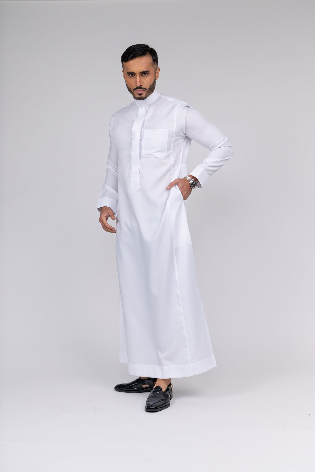 White Al-Aseel Embroidered Thobe (Buttons Concealed)