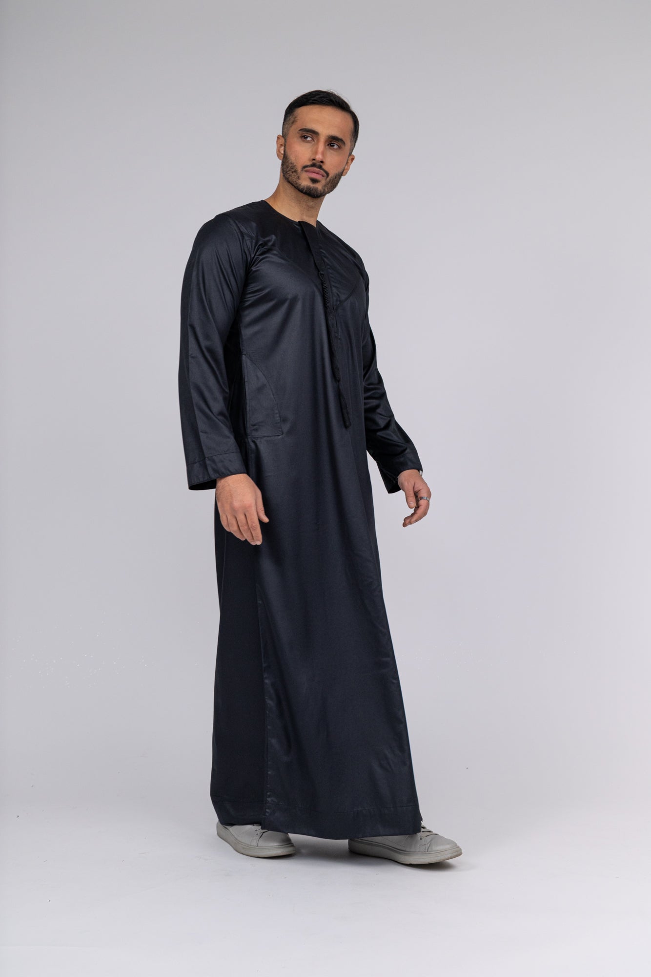 Black Emirati Thobe
