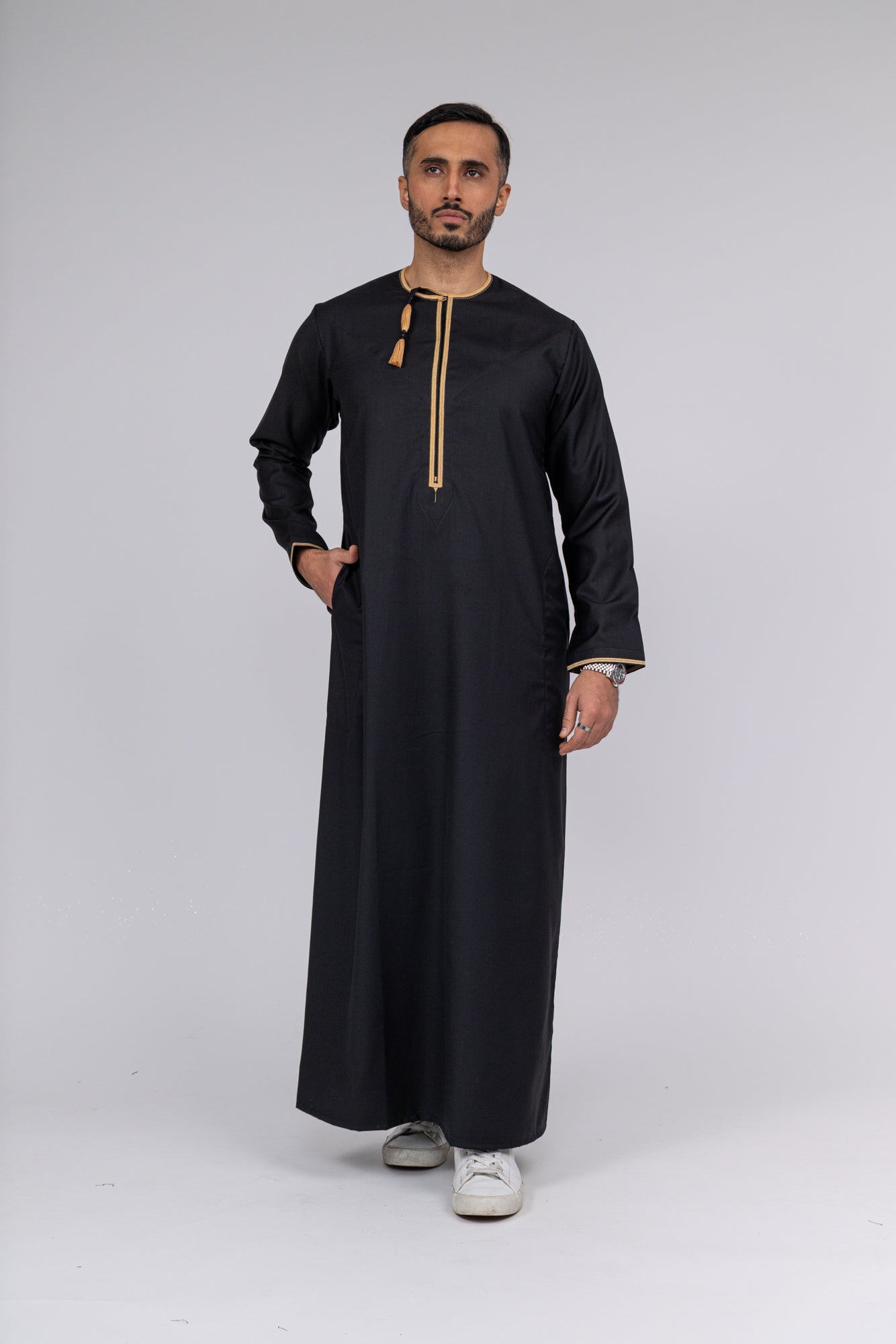 Black & Gold Omani Thobe