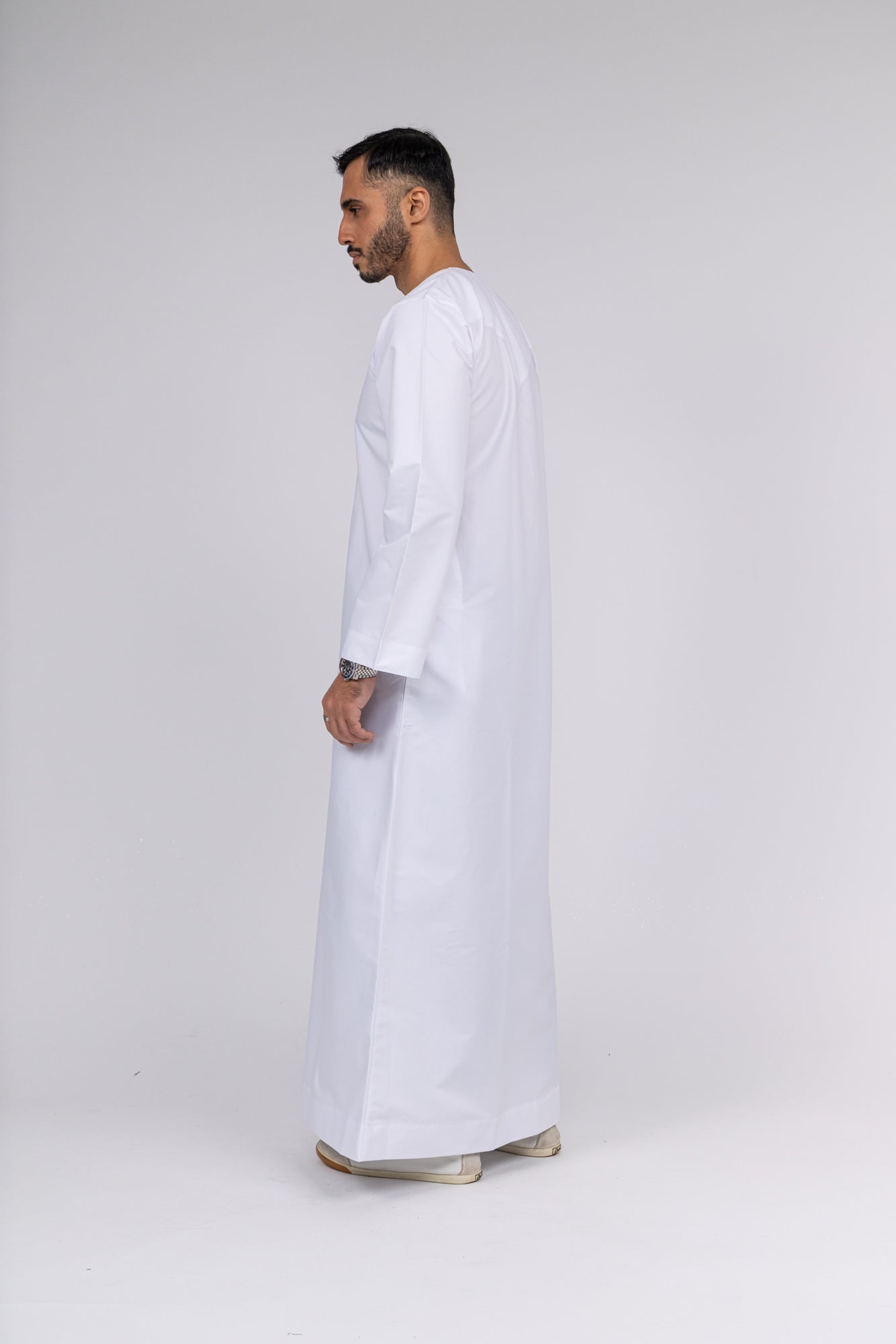 Matt White Emirati Thobe