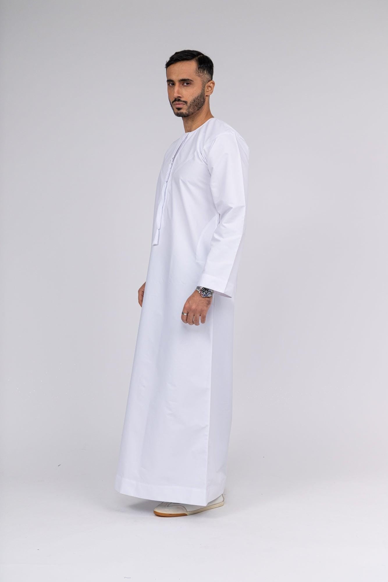 Matt White Emirati Thobe