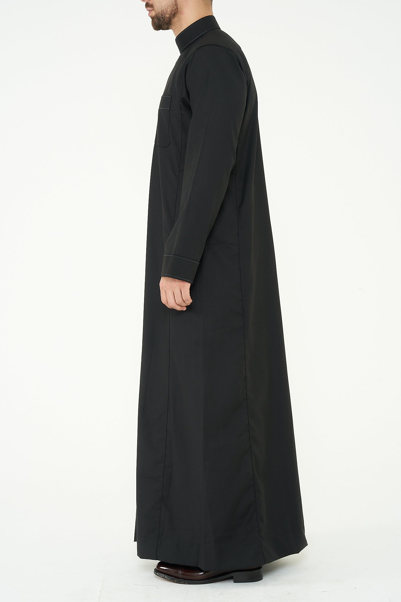Black Al-Aseel Embroidered Thobe