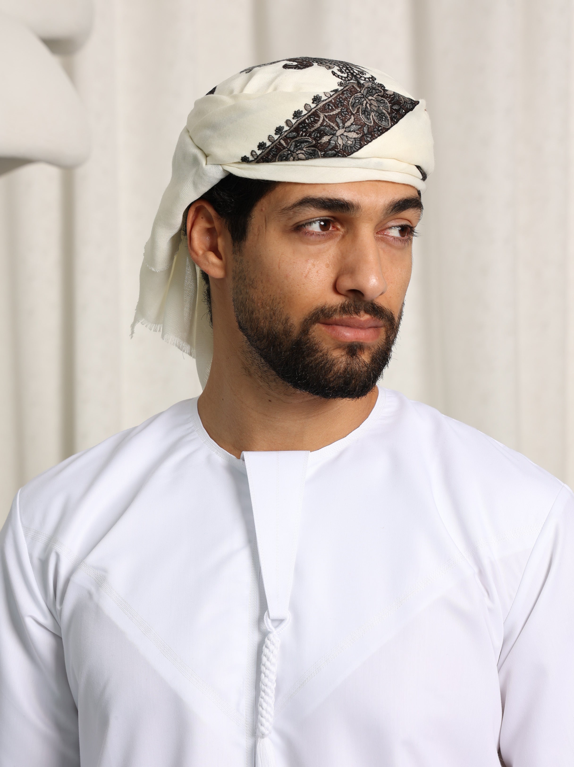 Mens Cream Ready Made Yemeni Shemagh