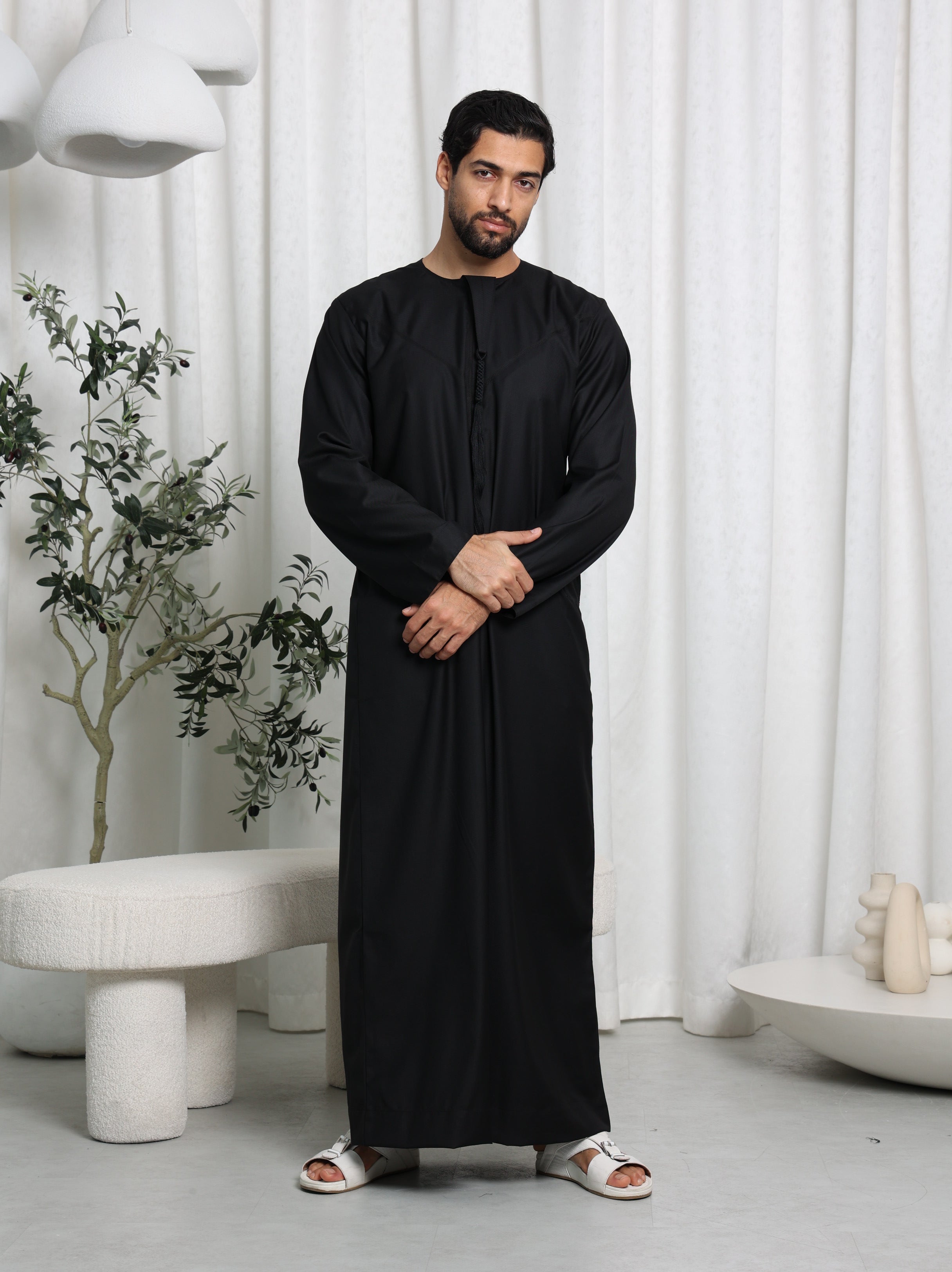 Premium Black Emirati Thobe
