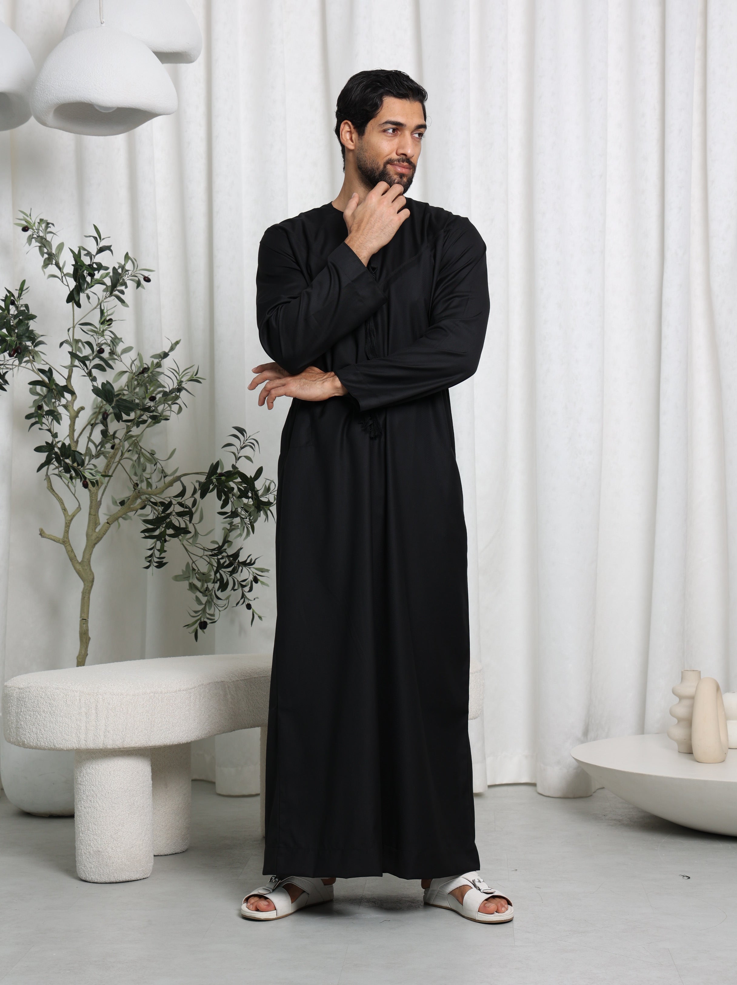 Premium Black Emirati Thobe