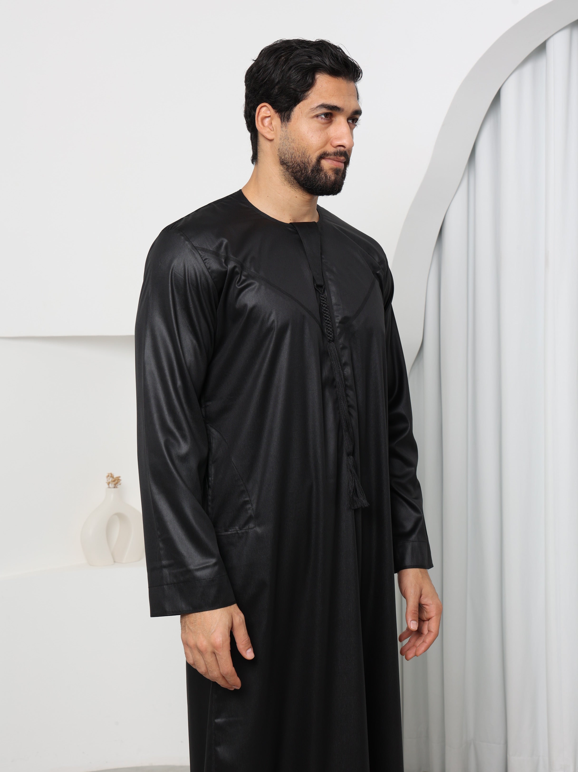 Black Emirati Thobe