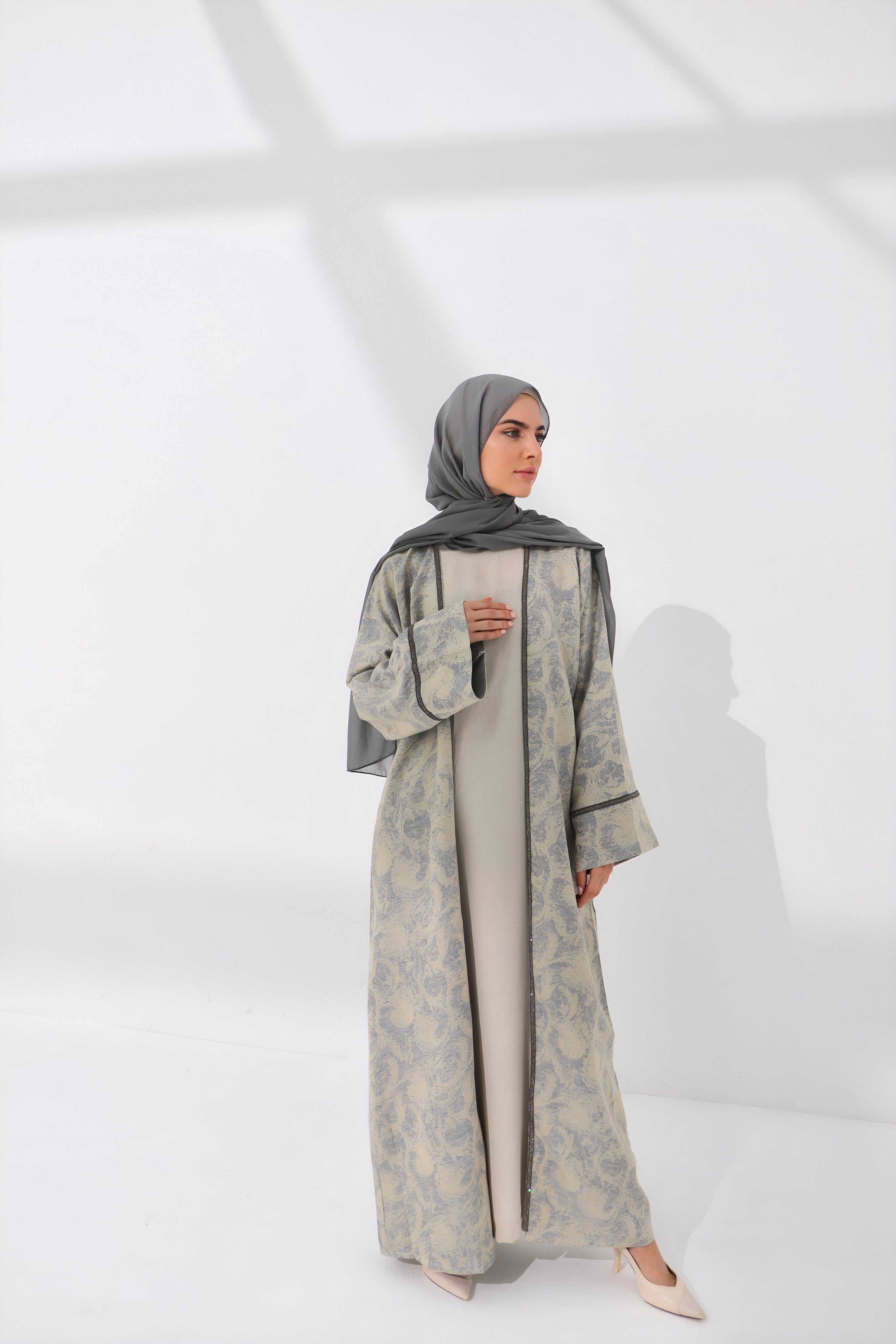 Cream Jacquard Textured Abaya