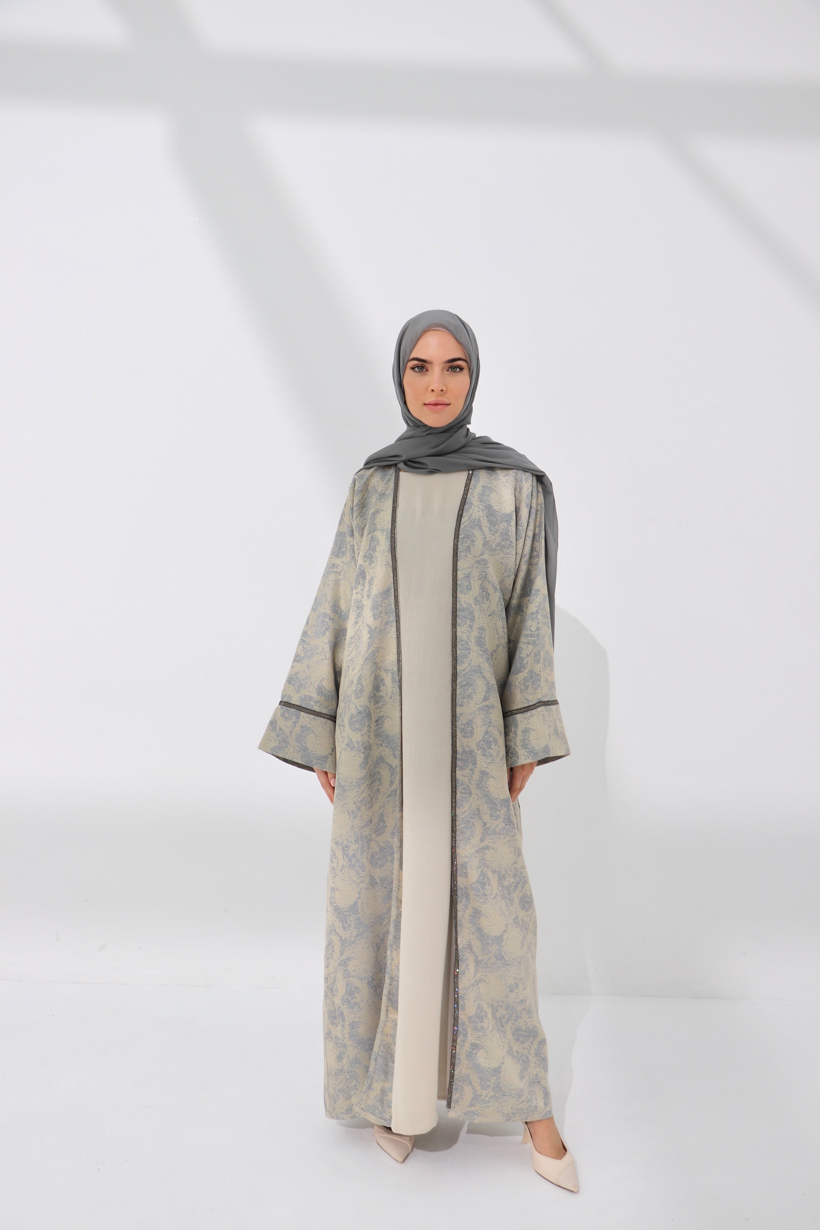 Cream Jacquard Textured Abaya