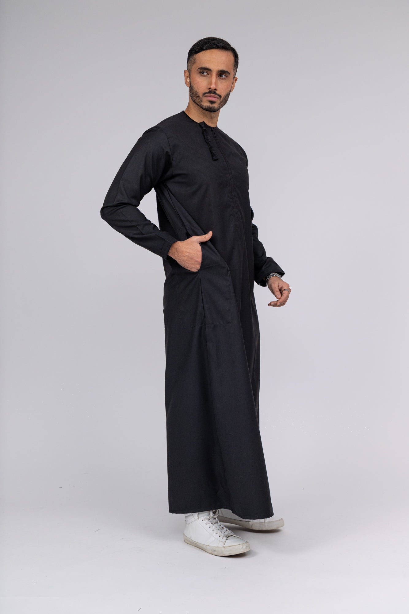 Black Omani Thobe