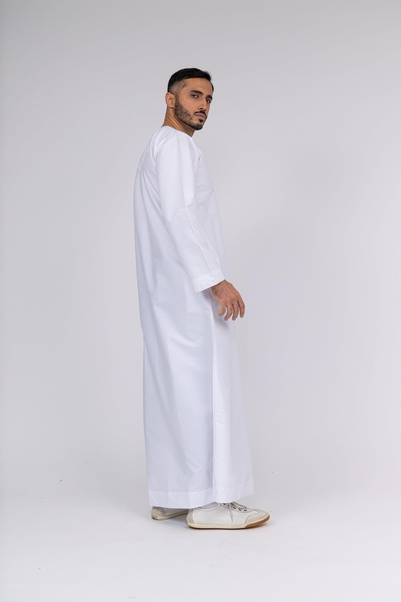 Matt White Emirati Thobe