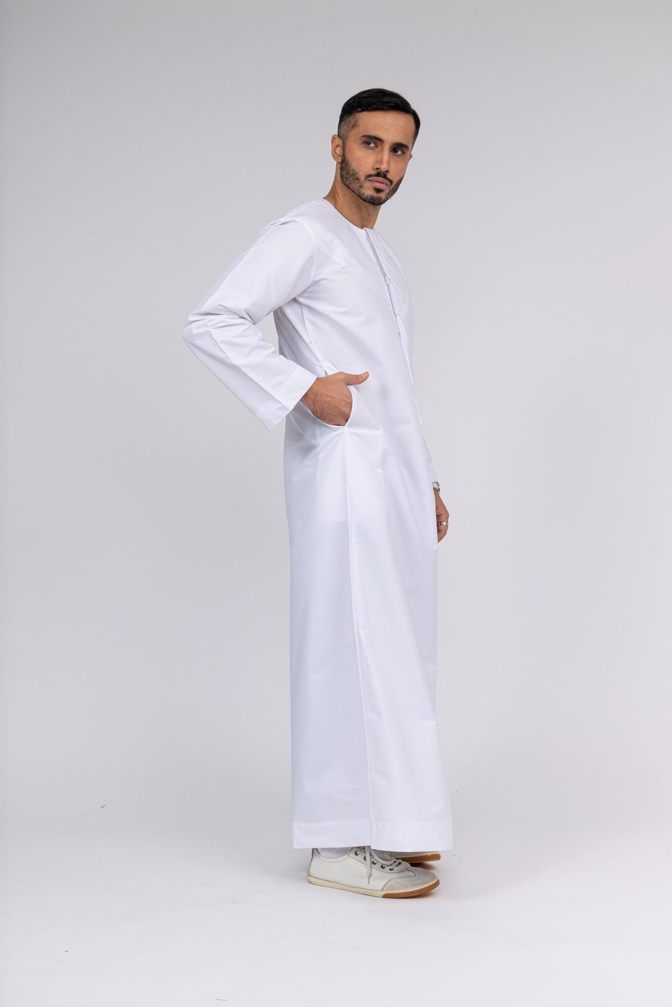 Matt White Emirati Thobe