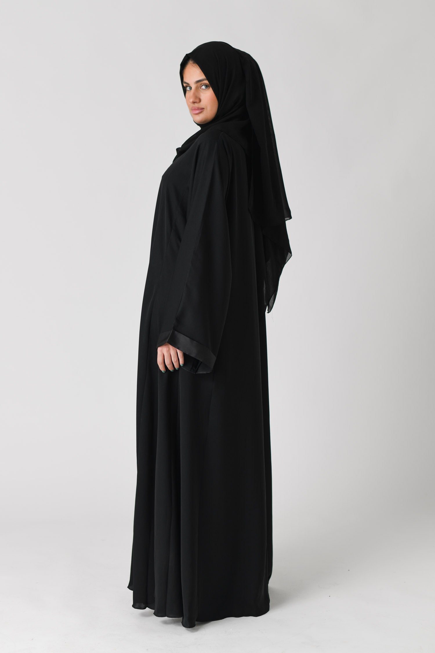 Black Luxury Nida Abaya